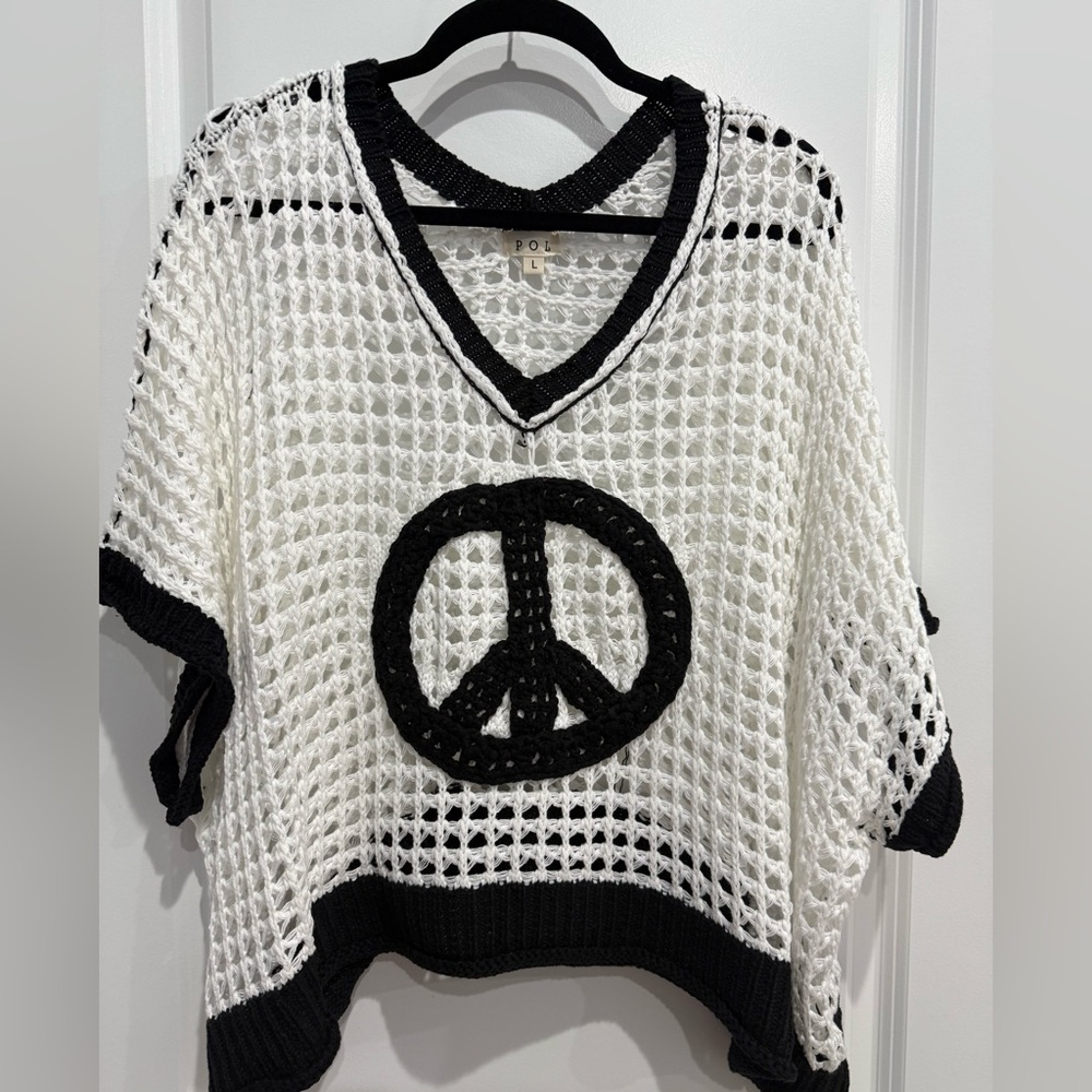 POL Black and White Crochet V-Neck Top NWOT